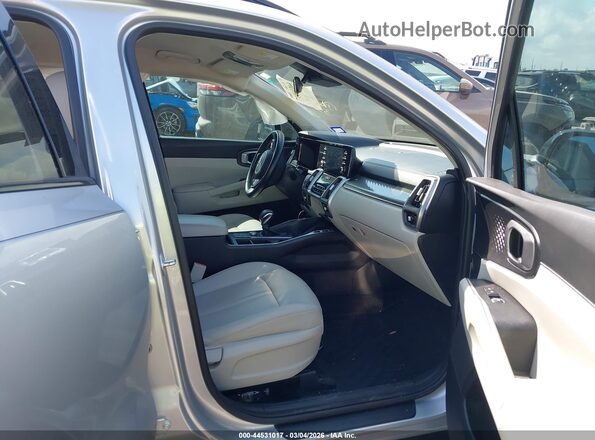 5XYRL4LC0MG010345 2021 KIA SORENTO Silver Widok wnętrza z przodu