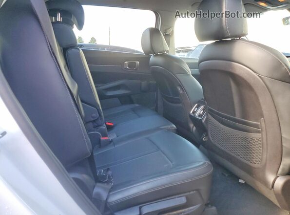 5XYRL4LC3MG073035 2021 KIA SORENTO White Widok wnętrza z tyłu
