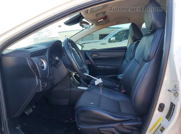 5YFBURHE4HP677684 2017 TOYOTA LL Белый Вид салона спереди