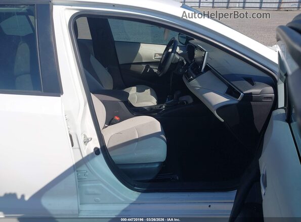 5YFEPMAE4MP211300 2021 TOYOTA LL Белый Вид салона спереди