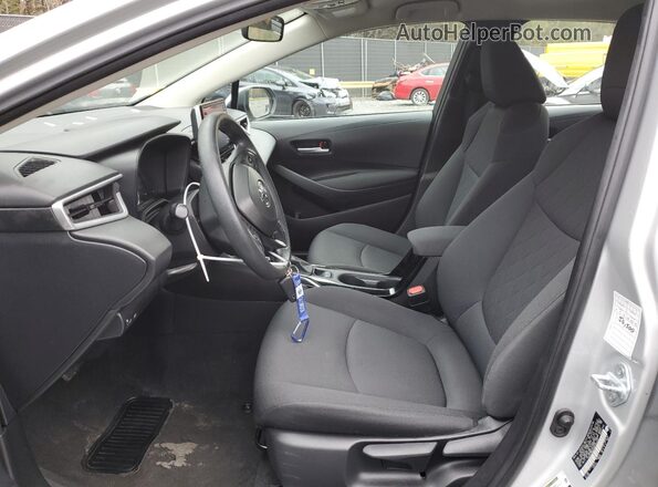 5YFEPMAE6MP224470 2021 TOYOTA LL Серебряный Вид салона спереди