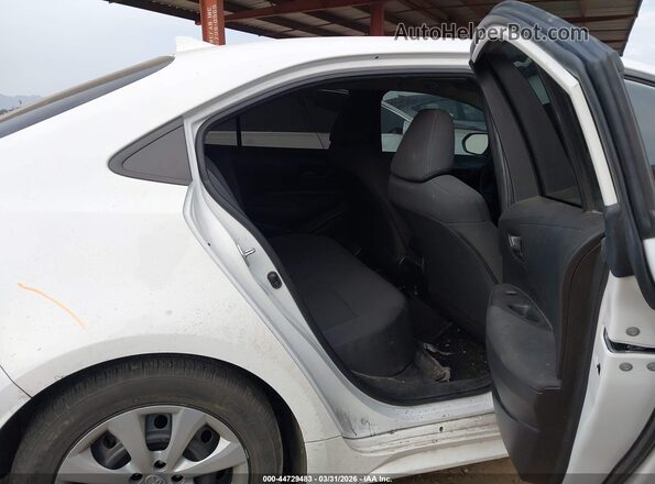 5YFEPMAE7NP364044 2022 TOYOTA LL White VIN կոդի պիտակի տեսք