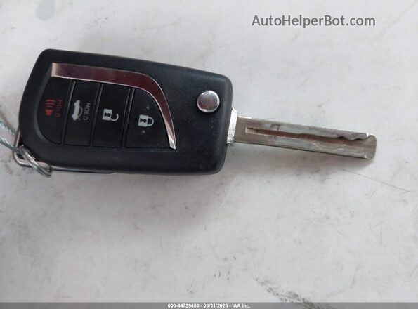 5YFEPMAE7NP364044 2022 TOYOTA LL White Առջևի վահանակի տեսք