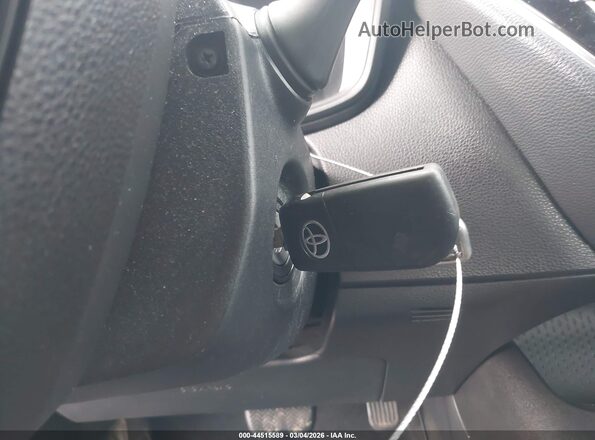 5YFEPMAE9MP217643 2021 TOYOTA LL Silver Widok deski rozdzielczej