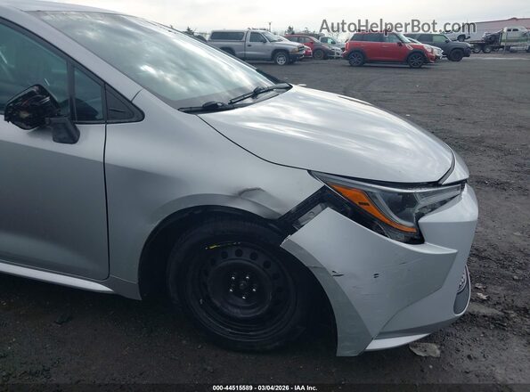 5YFEPMAE9MP217643 2021 TOYOTA LL Silver Widok z przodu