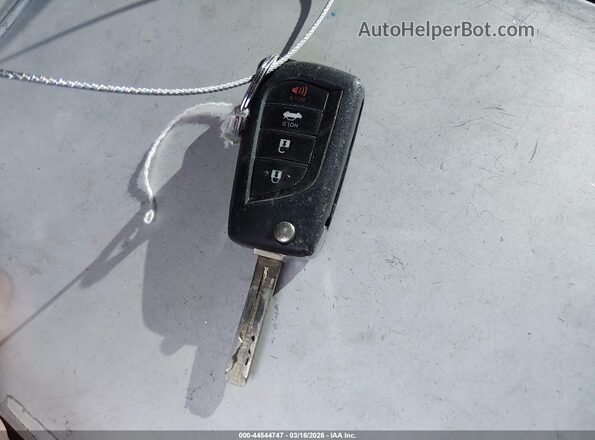 5YFEPRAE5LP052394 2020 TOYOTA LL White Առջևի վահանակի տեսք