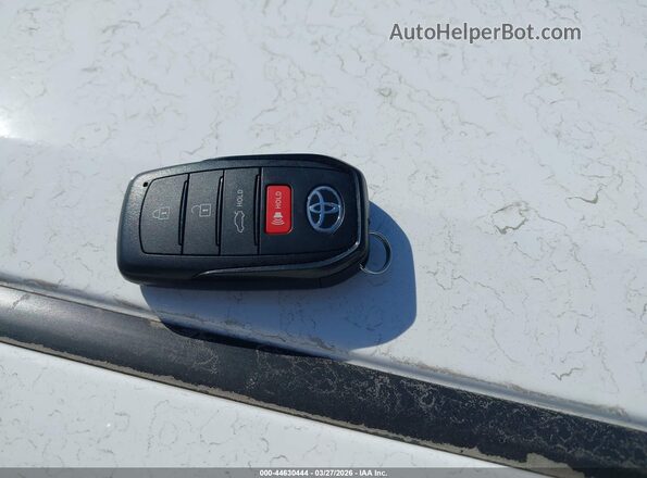 5YFS4MCE9RP212992 2024 TOYOTA LL White Вид панелі приладів