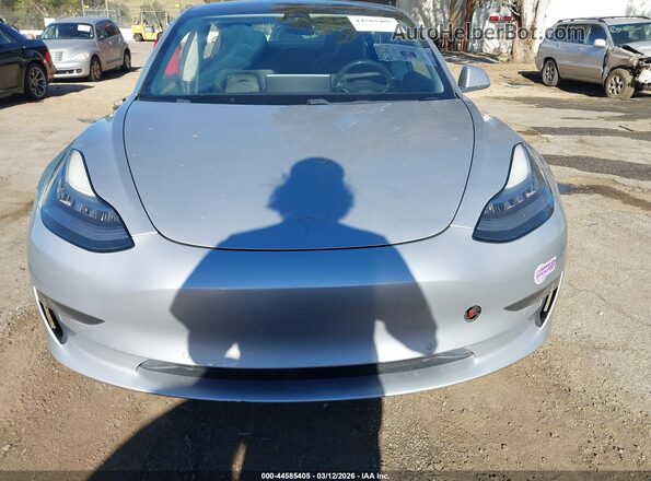5YJ3E1EA2JF044123 2018 TESLA MODEL 3 Silver 