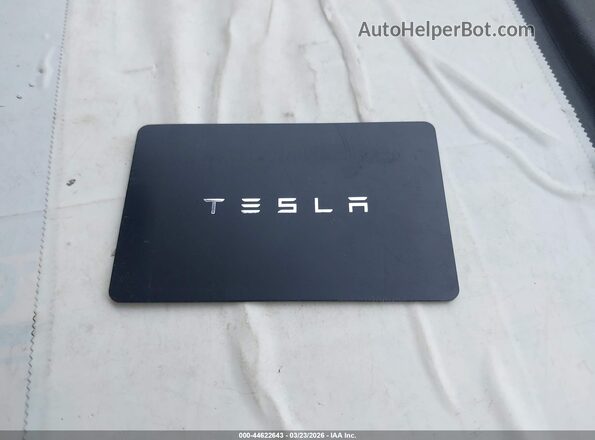 5YJ3E1EB0MF046904 2021 TESLA MODEL 3 Красный Вид панели приборов