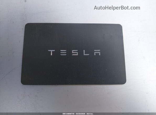 5YJ3E1EB0NF256761 2022 TESLA MODEL 3 Серый Вид панели приборов