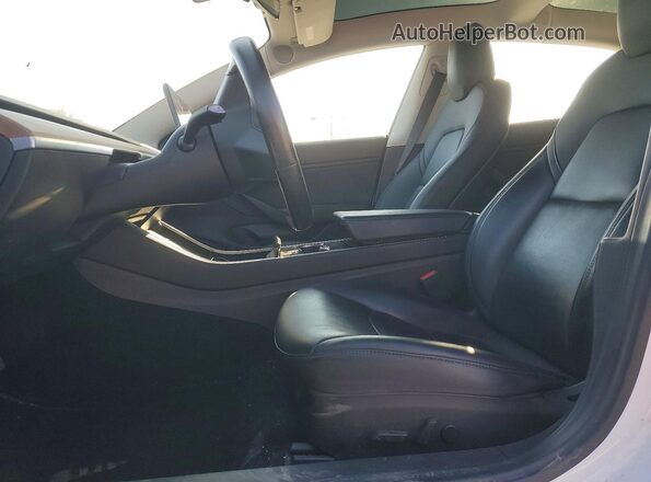 5YJ3E1EB3JF178860 2018 TESLA MODEL White Vista interior delantera