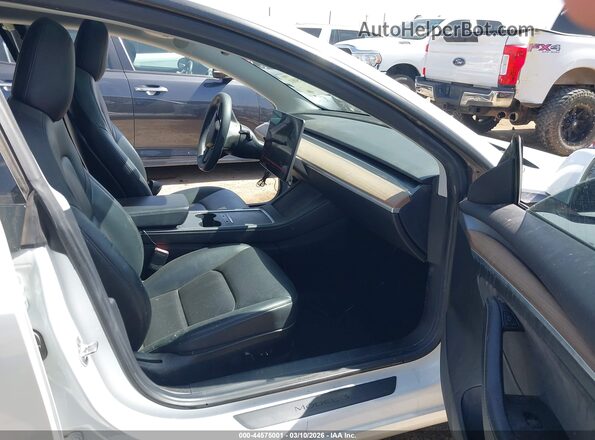 5YJ3E1EB4MF066279 2021 TESLA MODEL 3 White Widok wnętrza z przodu