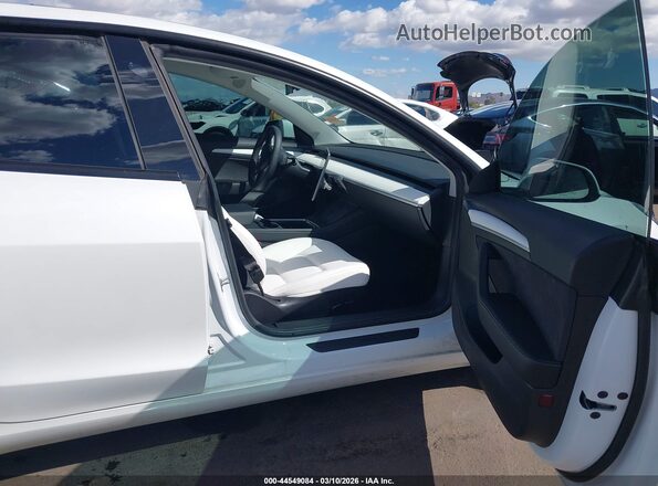 5YJ3E1EB4MF066976 2021 TESLA MODEL 3 White Widok wnętrza z przodu