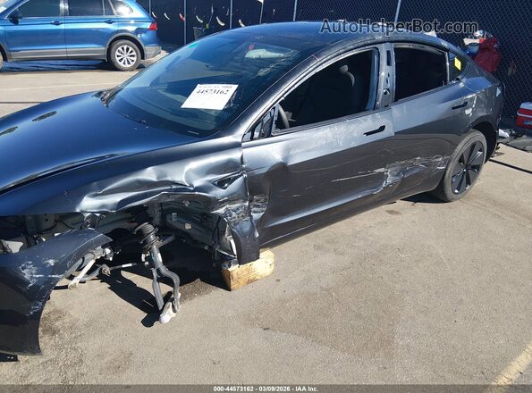 5YJ3E1EB4SF923892 2025 TESLA MODEL 3 Серый 