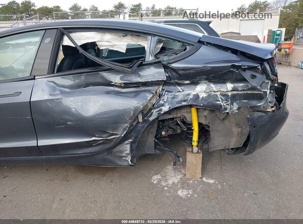 5YJ3E1EB7NF253629 2022 TESLA MODEL 3 Gray 