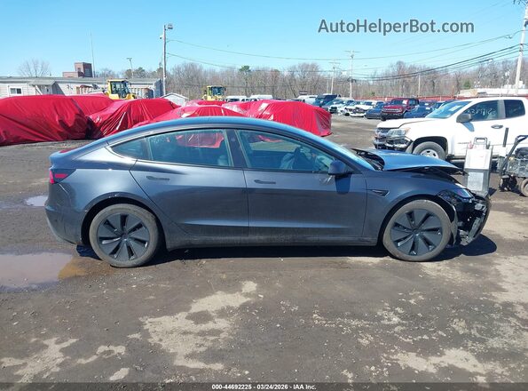 5YJ3E1EB8SF003814 2025 TESLA MODEL 3 Gray უკანა სალონის ხედი