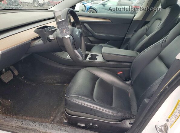 5YJ3E1EB9MF002237 2021 TESLA MODEL White Vista interior delantera