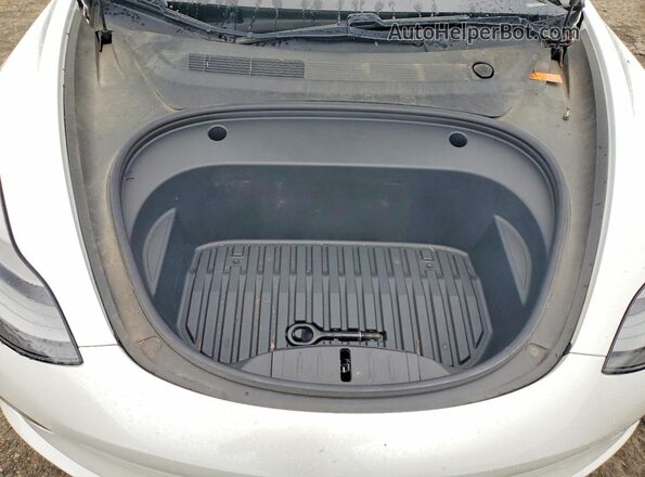 5YJ3E1EB9MF002237 2021 TESLA MODEL White Vista interior trasera