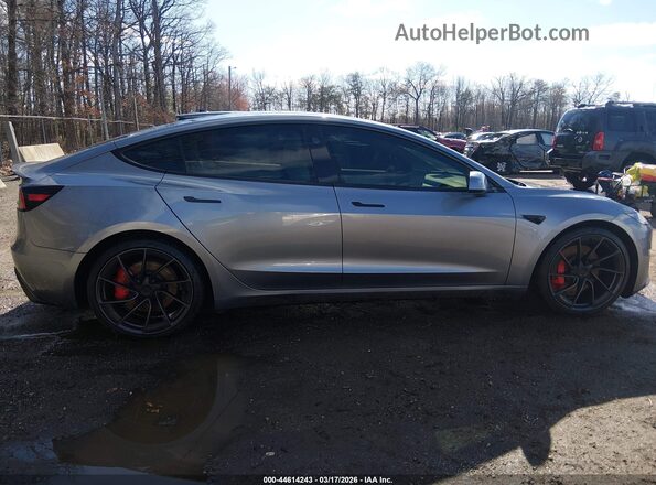 5YJ3E1ETXRF865760 2024 TESLA MODEL 3 Silver Вид задньої частини салону