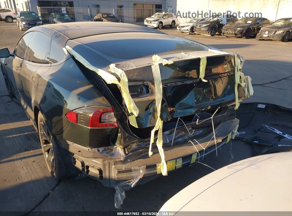 5YJSA1E29LF396845 2020 TESLA MODEL S Black Widok z przodu