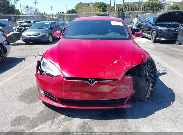 5YJSA1E41GF177658 2016 TESLA MODEL S Красный Вид задней части салона