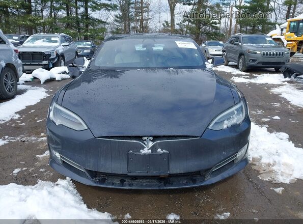 5YJSA1E45LF358630 2020 TESLA MODEL S Gray Vista interior trasera
