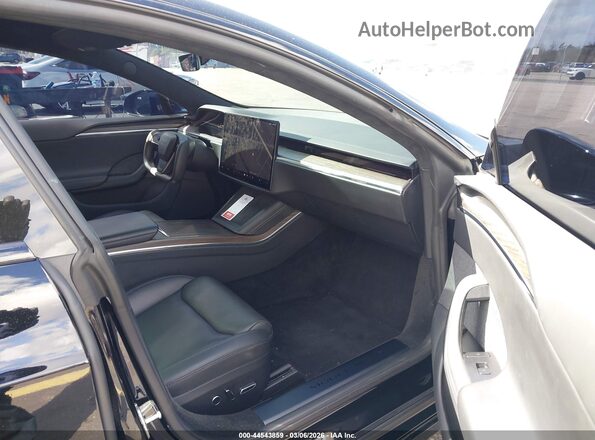 5YJSA1E56NF476942 2022 TESLA MODEL S Черный Вид салона спереди
