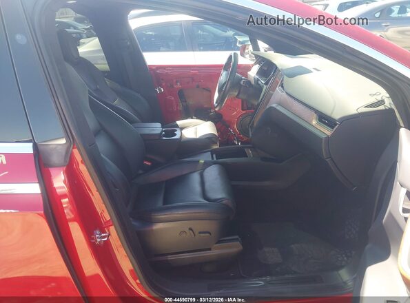 5YJXCBE23LF303033 2020 TESLA MODEL X Maroon Widok wnętrza z przodu