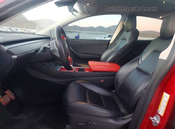 5YJYGAEE5MF205278 2021 TESLA MODEL Красный Вид салона спереди