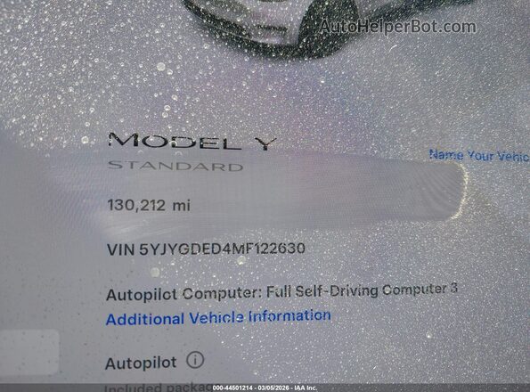 5YJYGDED4MF122630 2021 TESLA MODEL Y White Widok tylnych siedzeń