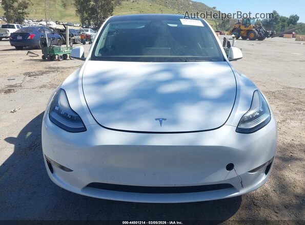5YJYGDED4MF122630 2021 TESLA MODEL Y White Widok deski rozdzielczej