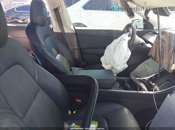 5YJYGDED5MF113984 2021 TESLA MODEL Y White Front interior view
