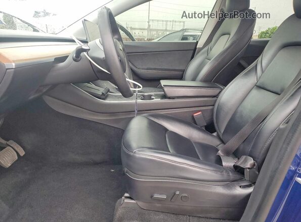 5YJYGDEE1MF070530 2021 TESLA MODEL Blue Front interior view