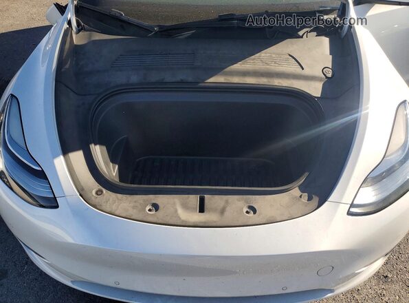 5YJYGDEE1MF216375 2021 TESLA MODEL White Widok wnętrza z tyłu