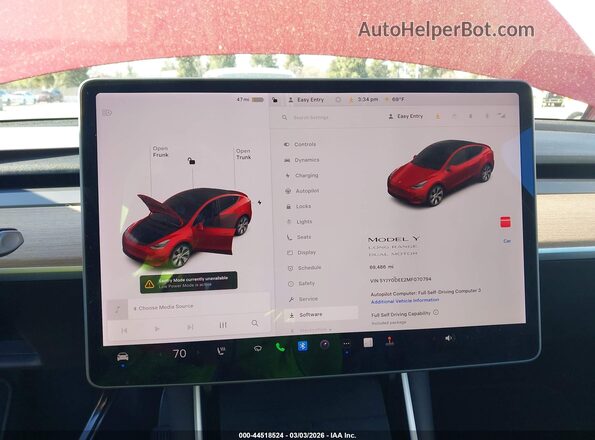5YJYGDEE2MF070794 2021 TESLA MODEL Y Red Widok tylnych siedzeń