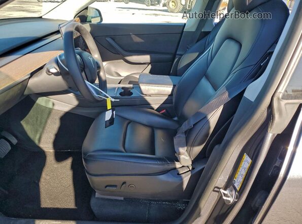 5YJYGDEE2MF305937 2021 TESLA MODEL Gray Front interior view