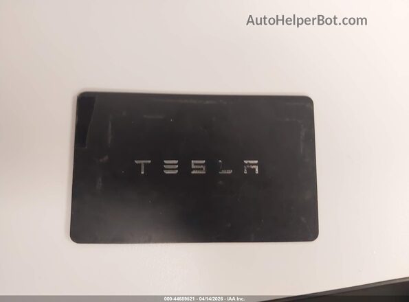 5YJYGDEE3MF109229 2021 TESLA MODEL Y White Առջևի վահանակի տեսք
