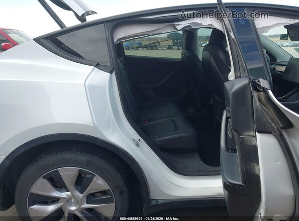 5YJYGDEE3MF109229 2021 TESLA MODEL Y White VIN կոդի պիտակի տեսք