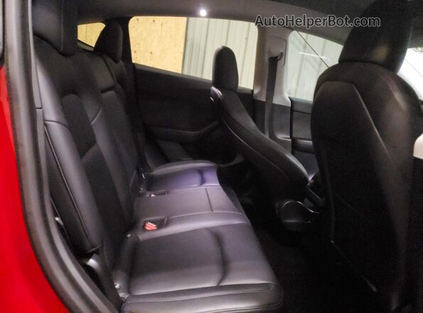 5YJYGDEE3MF152730 2021 TESLA MODEL Red Widok tylnych siedzeń