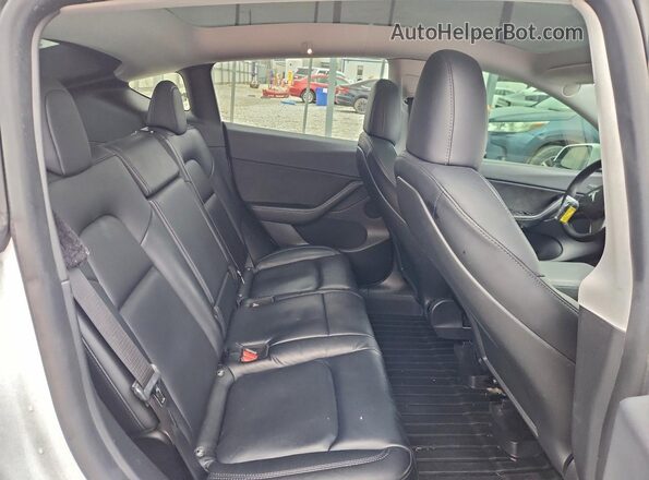 5YJYGDEE3MF257543 2021 TESLA MODEL White Vista de los asientos traseros