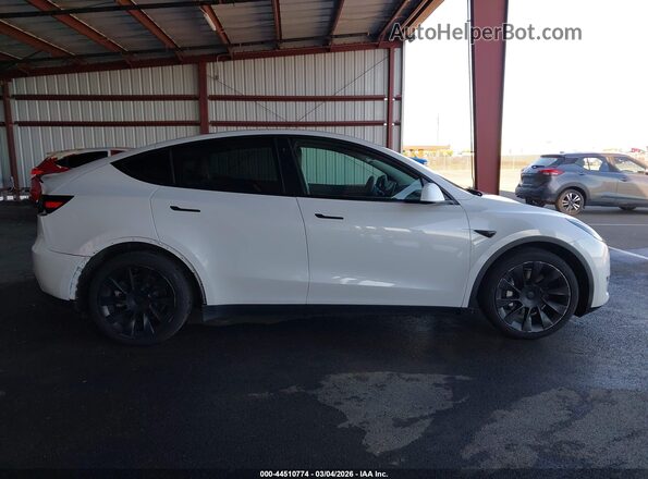 5YJYGDEE4MF231520 2021 TESLA MODEL Y White Widok wnętrza 360 stopni