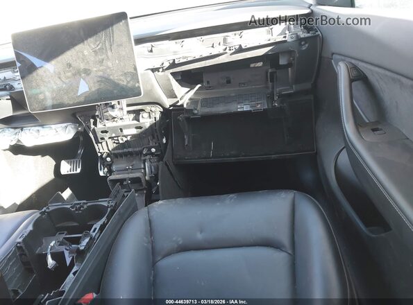5YJYGDEE4MF301338 2021 TESLA MODEL Y White Вид салону спереду
