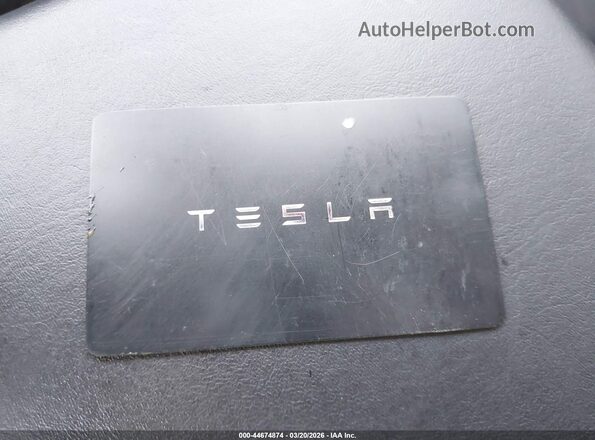 5YJYGDEE5LF035052 2020 TESLA MODEL Y Красный Вид панели приборов