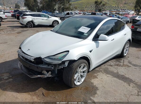 5YJYGDEE5MF096631 2021 TESLA MODEL Y White Առջևի ձախ երեք քառորդ տեսարան