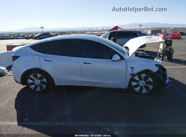 5YJYGDEE5MF138635 2021 TESLA MODEL Y White Rear interior view