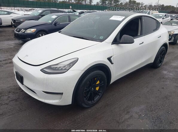 5YJYGDEE5MF185082 2021 TESLA MODEL Y White Передня ліва чверть