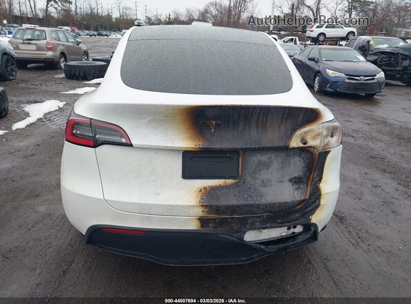5YJYGDEE5MF185082 2021 TESLA MODEL Y White 