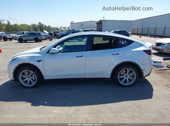 5YJYGDEE5MF281228 2021 TESLA MODEL Y White Սալոնի 360 աստիճան տեսք