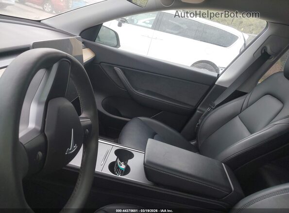 5YJYGDEE6MF263224 2021 TESLA MODEL Y White Vista de los asientos traseros