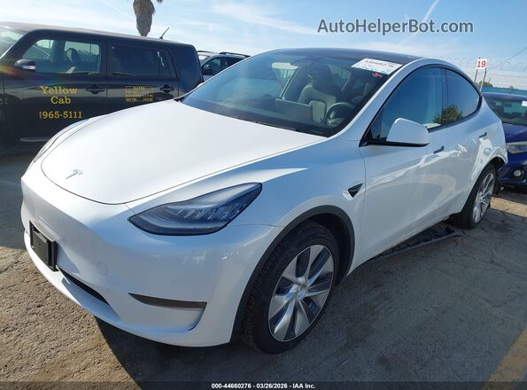 5YJYGDEE7LF013781 2020 TESLA MODEL Y White Առջևի ձախ երեք քառորդ տեսարան